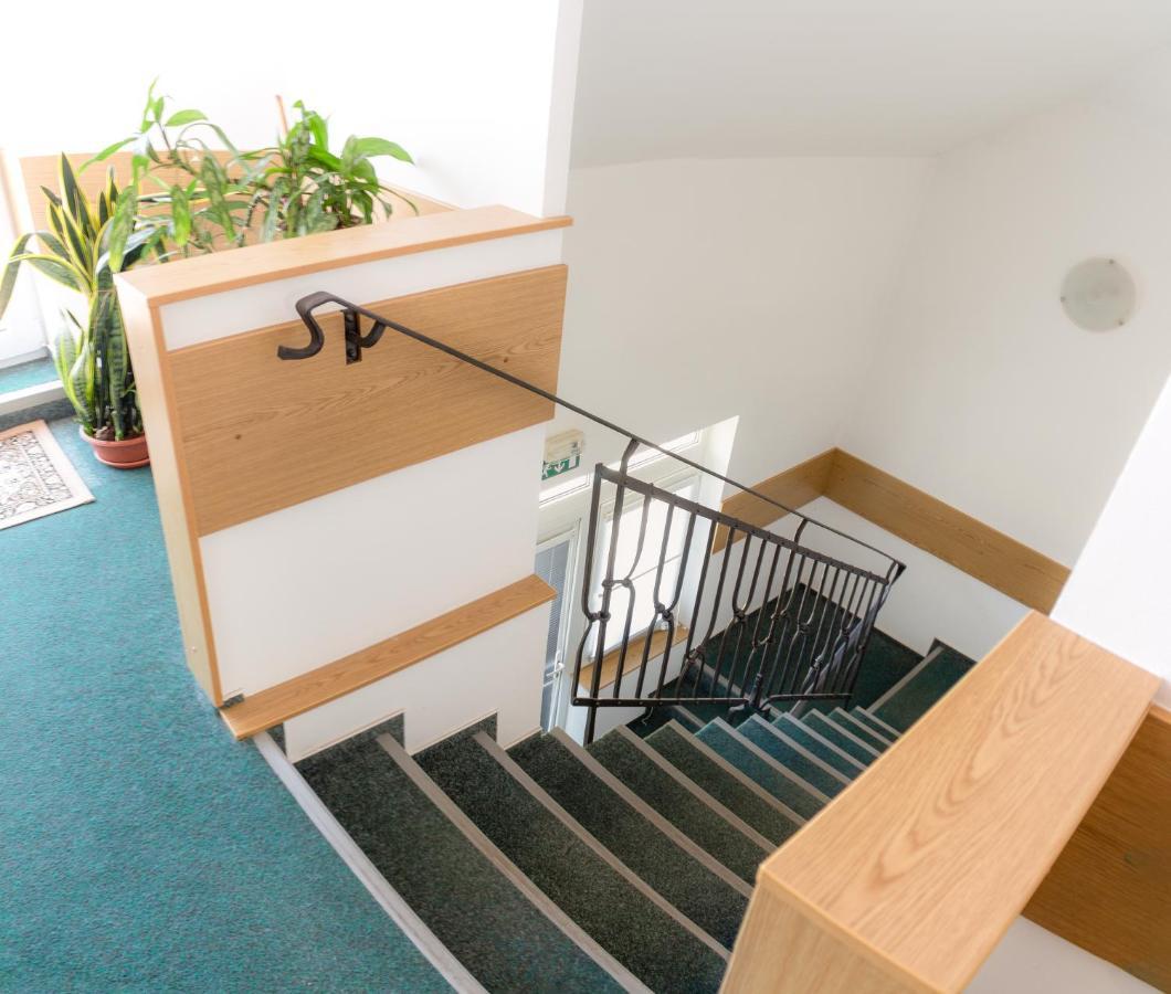 Motel Velky Rybnik Dehtare  エクステリア 写真