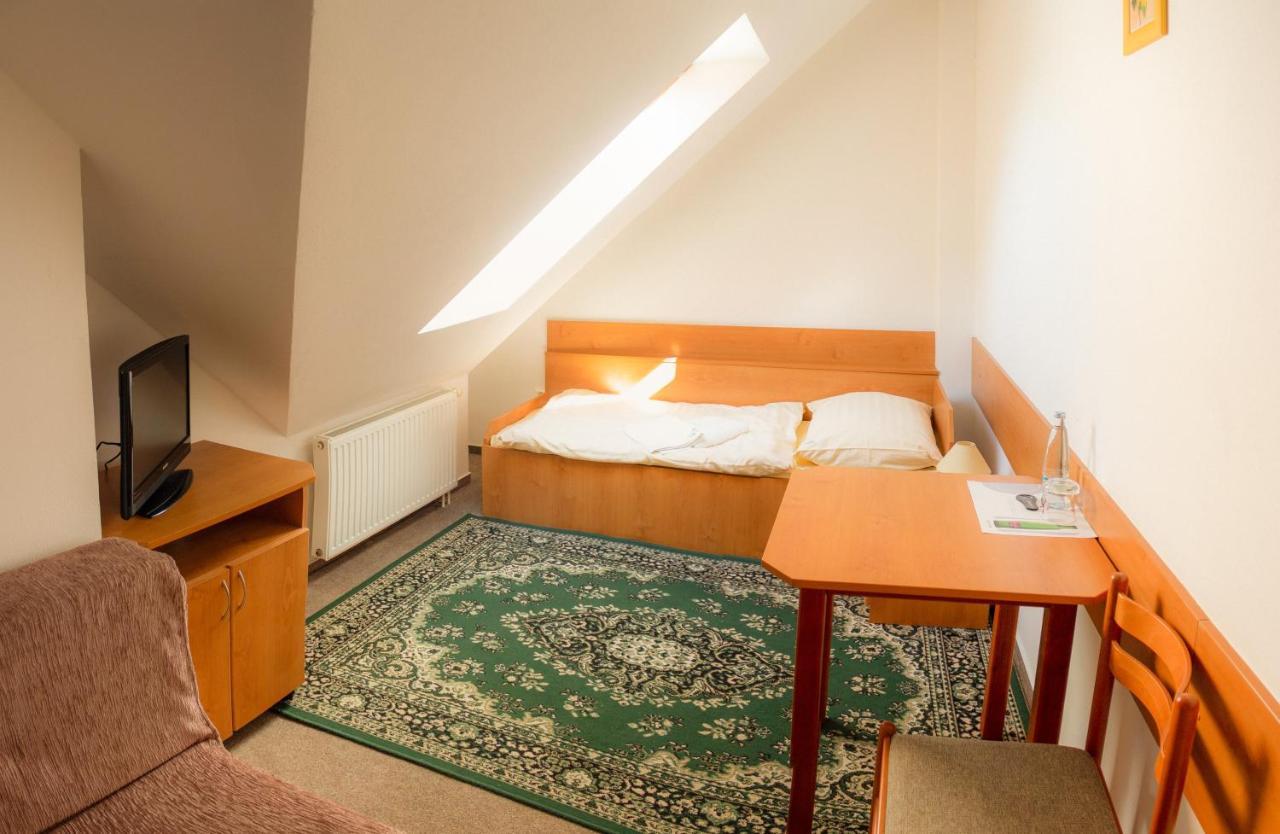 Motel Velky Rybnik Dehtare  エクステリア 写真