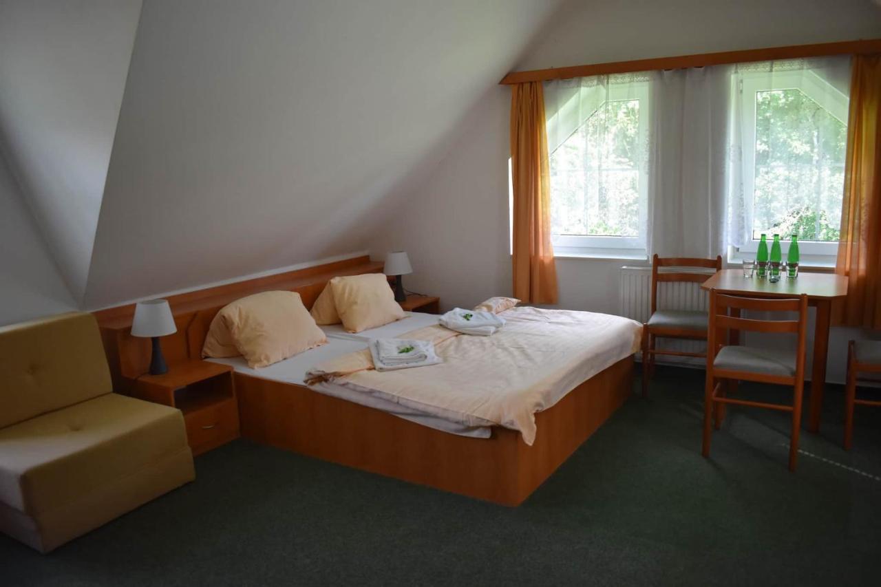 Motel Velky Rybnik Dehtare  エクステリア 写真